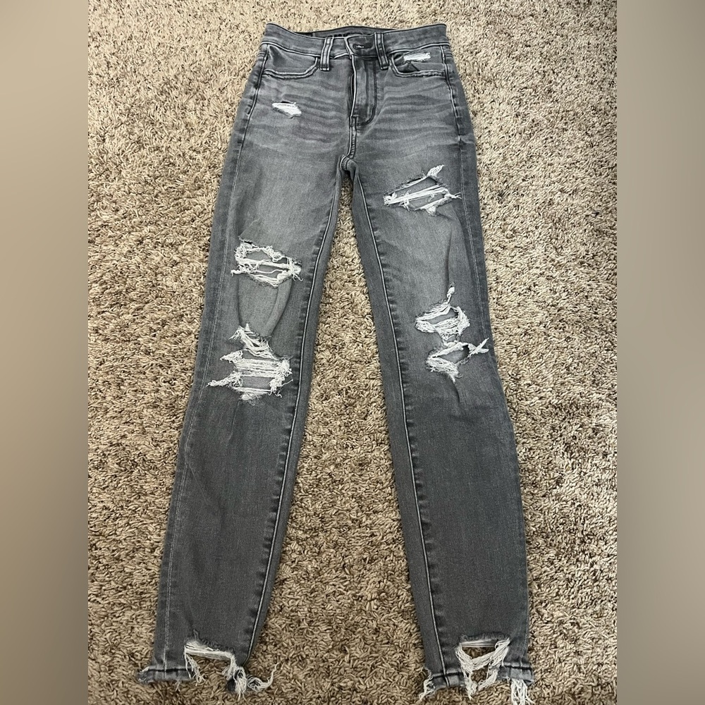 gray ripped skinny jeans